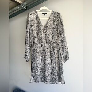 Women’s Banana Republic PL Cocktail Dress. Like new! All occasions or office.